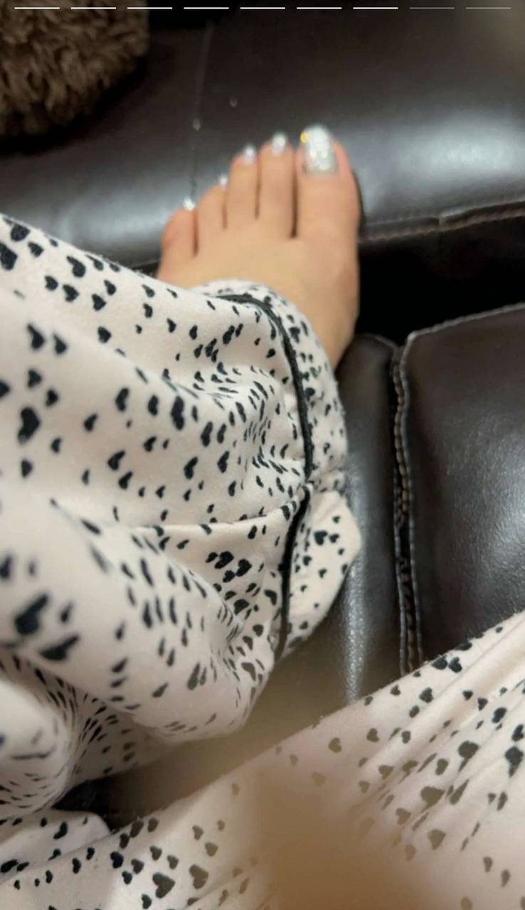Dolisha Feet